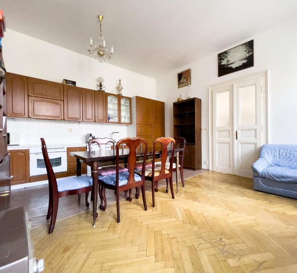 Center Of 369 Apartamento *